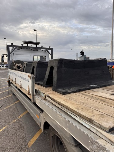 Rubber boat dock - boat/dock, fenders